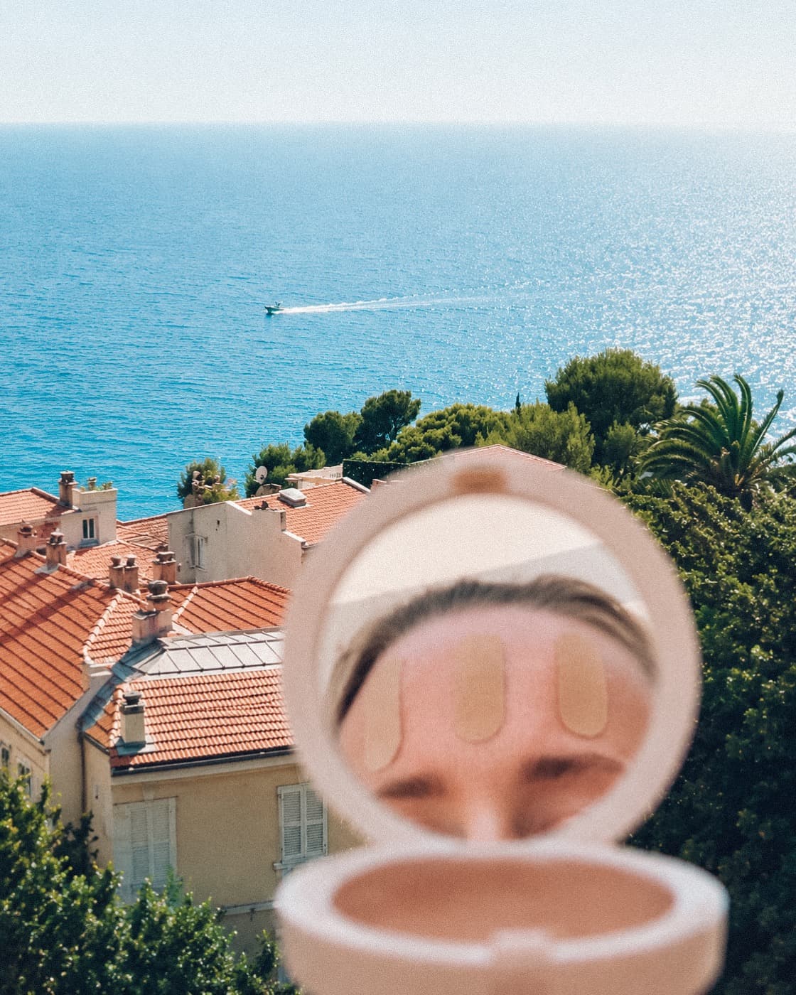 Utsikt över Franska rivierans kustlinje och tak